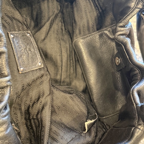 Authentic Prada Black leather bag with Silver hardware - Picture 12 of 16